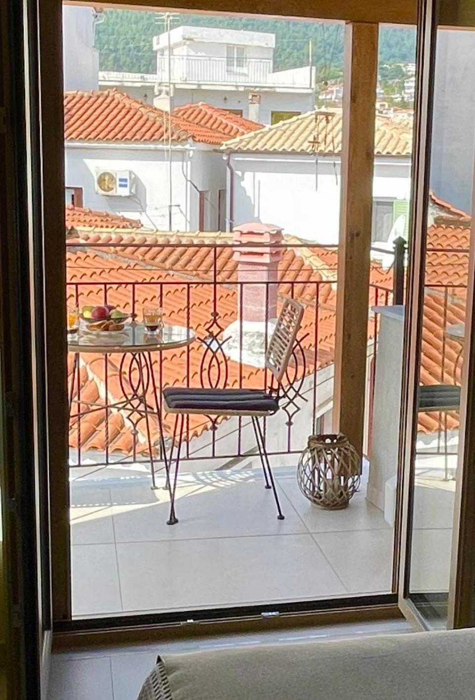 Eumorphia Studios & Apartments Skiathos Town Exterior photo